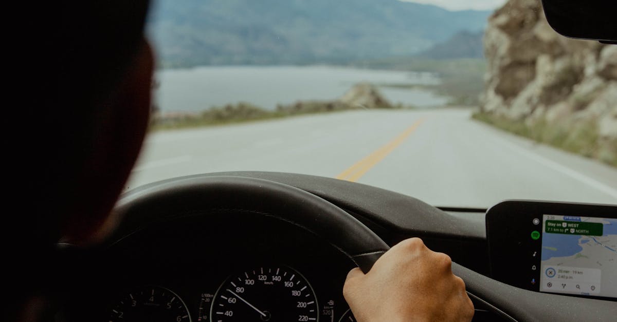 Comparing Guarantees and Warranties Offered by Windscreen Providers
