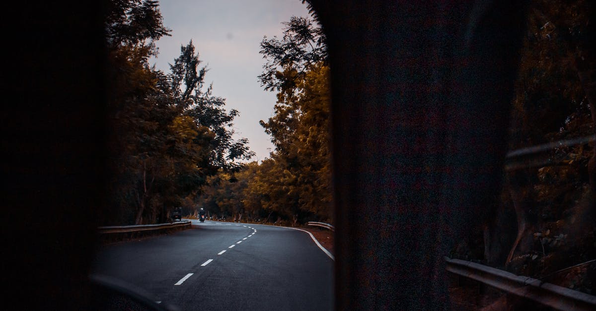 How Weather Conditions Affect Heated Windscreen Efficiency